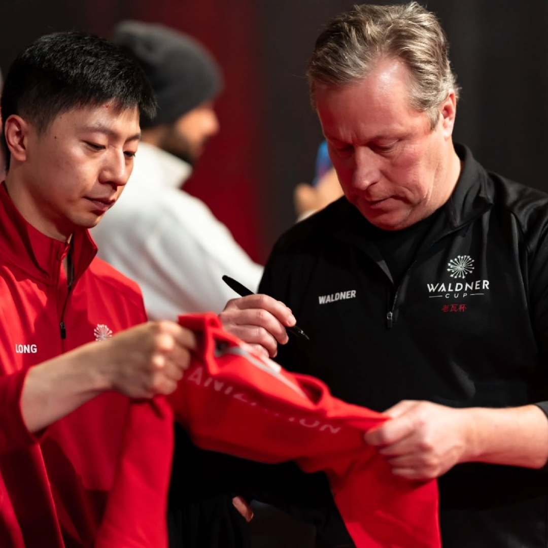 米兰体育app-马龙回归首秀大放异彩，德约科维奇主场球迷高呼名字